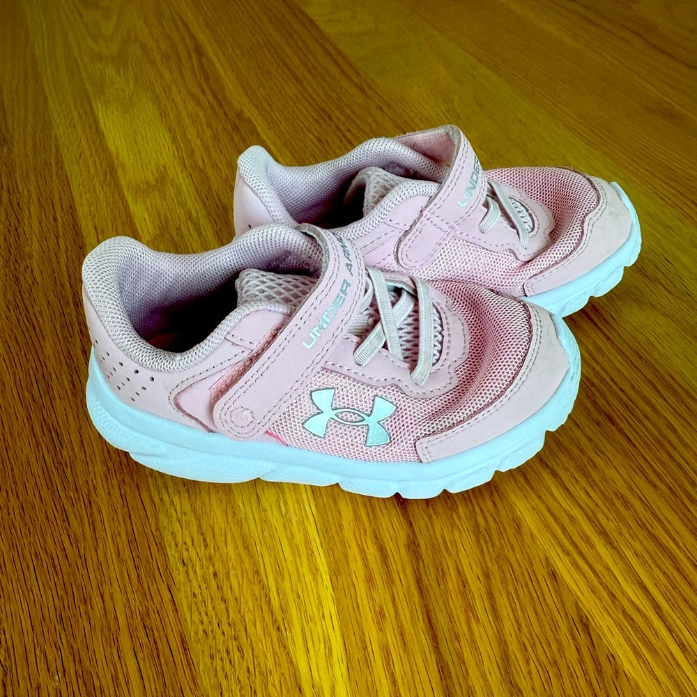 Under Armour Kids Light Pink Sneakers, 7T